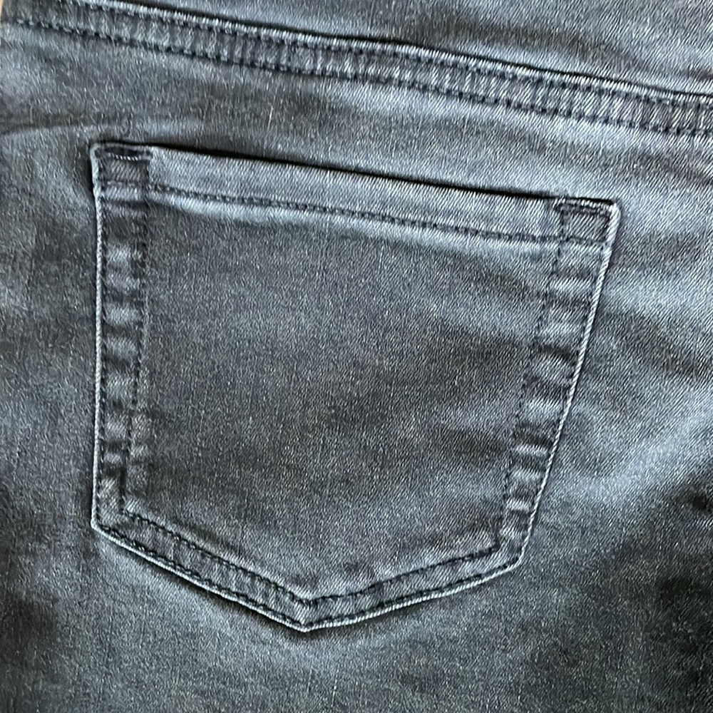 SO Mid Rise Midi Super Stretch Black Denim Shorts - Size 12 - Picture 7 of 9